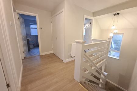 Thorncroft - Photo 5