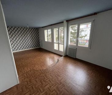 F3 RUE AUGUSTE LECHESNE - Photo 1