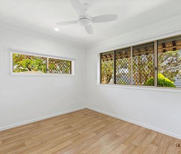 4 bedroom family home close to everything - Photo 2