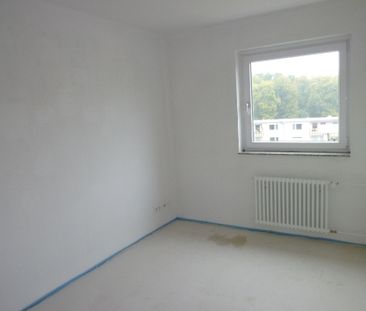 Modernisierte 3-Zimmer-Wohnung mit Balkon und Dusche im Bad - Foto 3