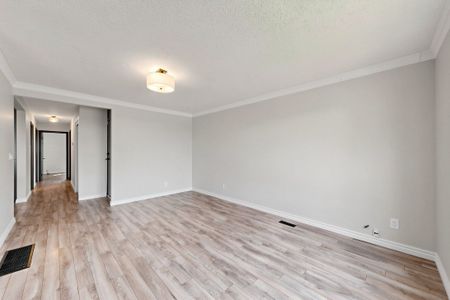 For Lease - 807 Greenfield Crescent Unit# Upper, Newmarket, Ontario - Photo 4