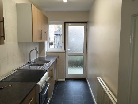 3 bedroom terraced house to rent - Photo 5