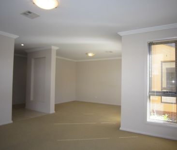 Spacious four bedroom home - Photo 1
