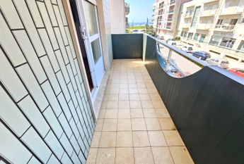 2 bedroom flat with balcony a stone's throw from Vageira Beach!