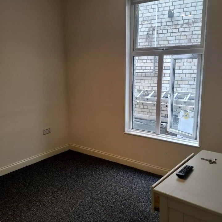 Studio Flat, Holloway Road, N7 - Photo 1
