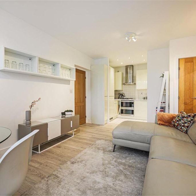 2 bedroom flat to rent - Photo 1