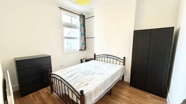 5 bedroom house to rent - Photo 1