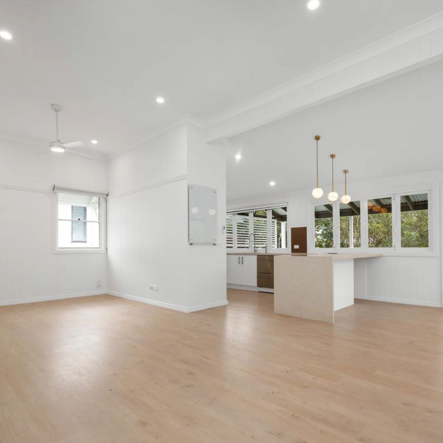 Renovated Queenslander with Space, Style & Inner-City Convenience - Photo 1