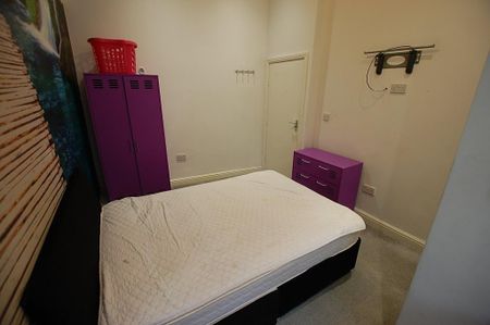 1 bedroom in a house share to rent - Photo 4