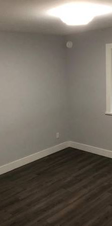 2 bedroom suite for rent - Photo 1