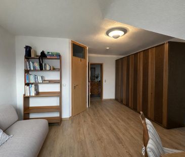 ZUR MIETE - Attraktive 4-Zimmer-Wohnung mit Balkon und 2 Stellplätz... - Foto 4