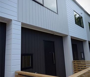 2 bedroom with dedicating off street carpark - Photo 1