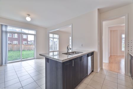 For Lease - 1417 Farrow Crescent, Innisfil, Ontario - Photo 4