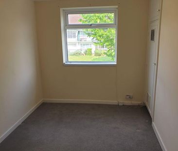 3 bedroom flat to rent - Photo 6