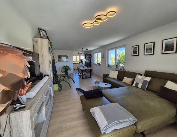 Ruhiges Wohnen im Grünen: 4-Zimmer-Wohnung nahe Waldrand - Photo 1