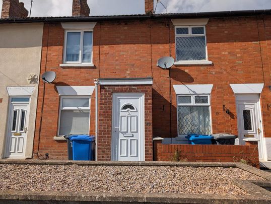 2 bedroom terraced house to rent - Photo 1