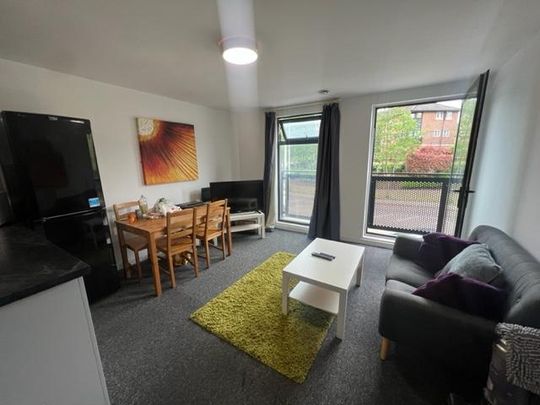 1 bedroom in a flat share to rent - Photo 1