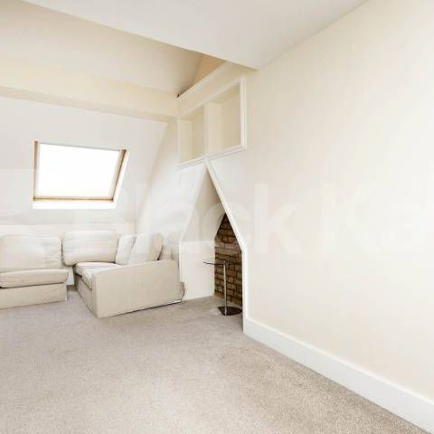 Hendon Way, London, NW2 - Photo 1