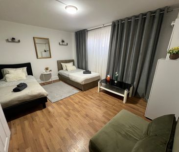 3 Bed Maisonette, Parfett Street, E1 - Photo 3