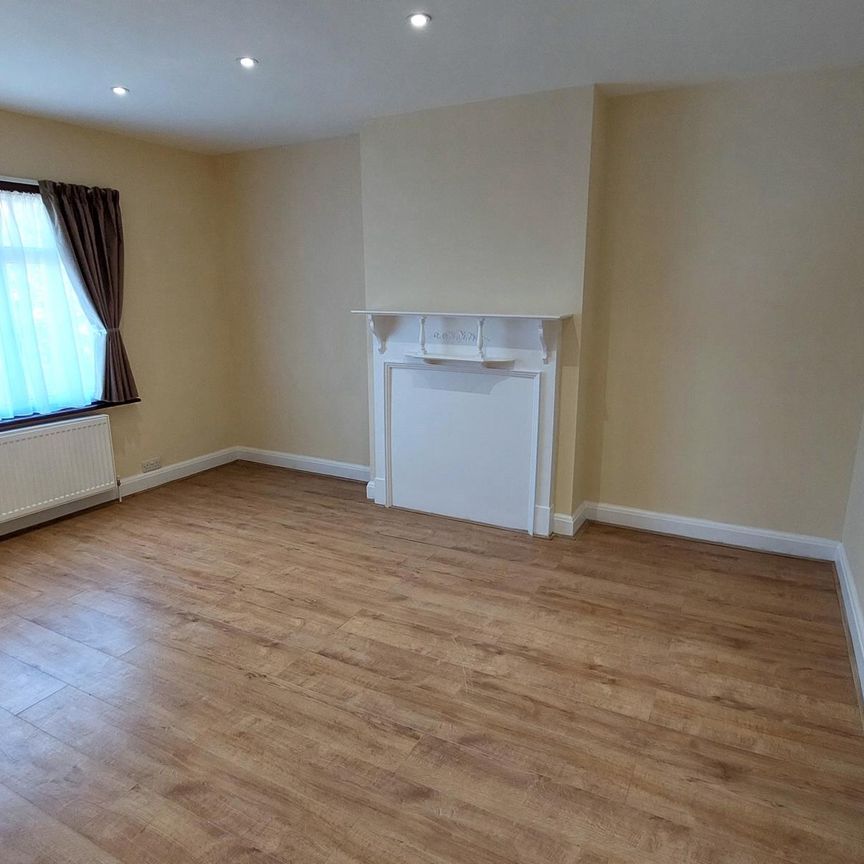 £715.38 per week (£3,100.00 per month) - Photo 1