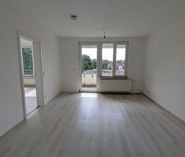 Mitten drin statt nur dabei: großzügige 3-Zimmer-Wohnung (WBS) - Foto 1