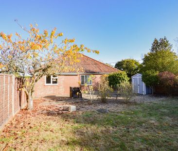 3 bedroom detached bungalow to rent - Photo 1