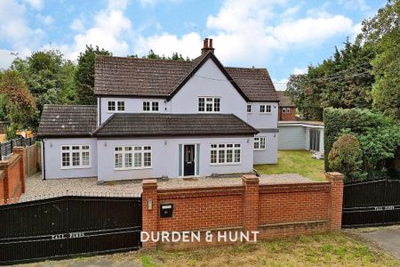 4 bedroom detached house to rent - Photo 3