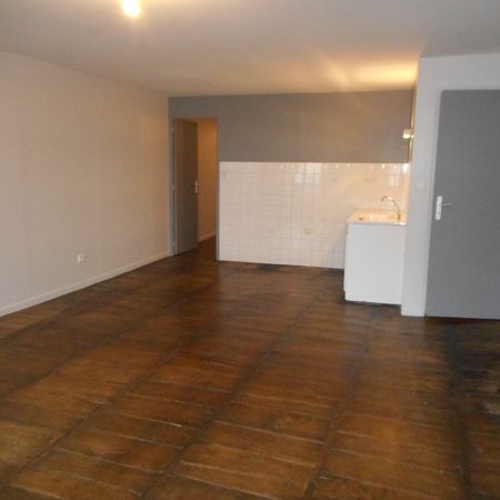Location Appartement 2 pièces 63m² BELLAC 87300 - Photo 3