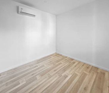 “5 MINUTES WALK FROM CRAIGIEBURN PLAZA!” - Photo 1