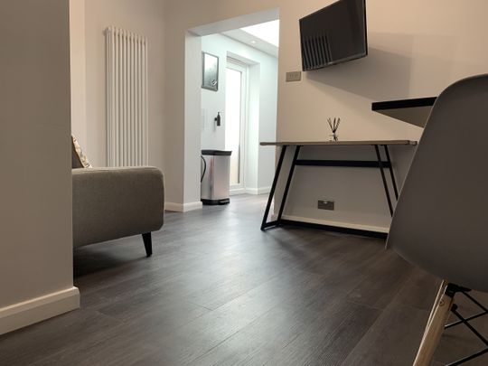 BEDROOM 5 – MEDIUM SINGLE WITH SHARED BATHROOM AND SEPERATE TOILET - Photo 1