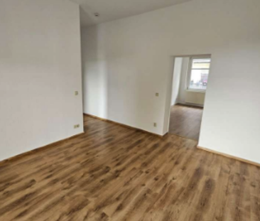 Frisch renovierte helle 2-Raum-Wohnung mit Balkon und Stellplatz - Photo 1