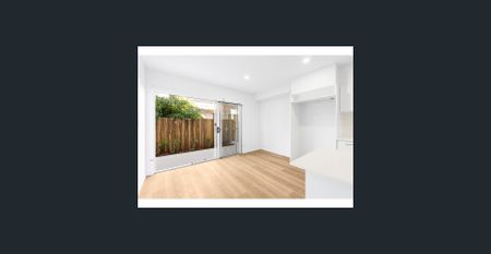 Beautiful New Townhouse - Photo 3