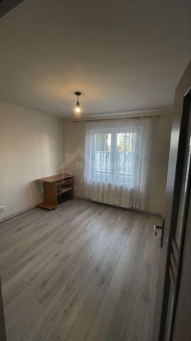 Închiriază Apartament 3 camere Libertății - Fotografie 3