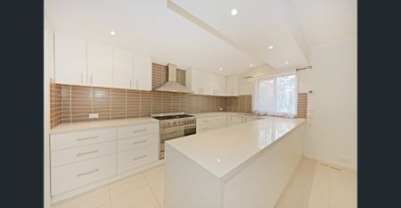 1/3 County Place, Wheelers Hill, Vic 3150 - Photo 5