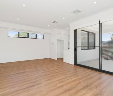 BRAND NEW MODERN FAMILY HOME IN RIVERVALE ! - Photo 4