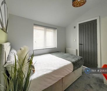 1 bedroom in a house share to rent - Photo 6