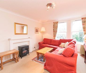 3 bedroom flat to rent - Photo 1