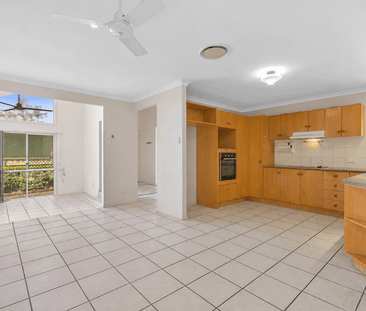 Spacious Family Living in a quiet Location - Photo 4