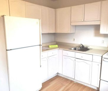 For Lease - 1354 Caroline Street, Burlington, Ontario - Photo 1