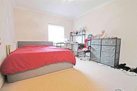 First Avenue, Hove, BN3 - Photo 2