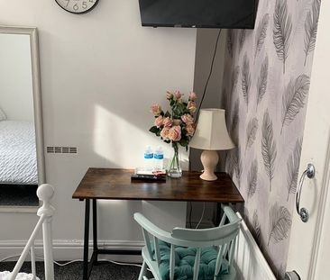 Room in a Shared House, Sheffield, S5 - Photo 1