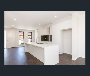 Near new townhouse in a great location - Photo 5