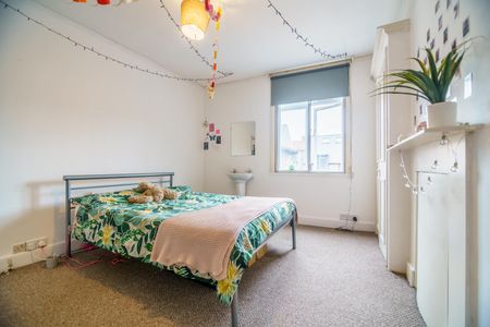 42 , Clarence Street - Photo 4