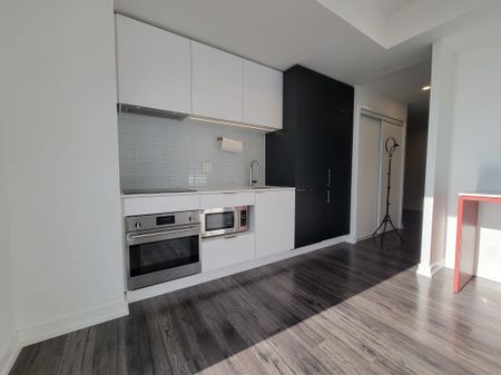 For Lease - 33 Helendale Avenue Unit# 918, Toronto, Ontario - Photo 3
