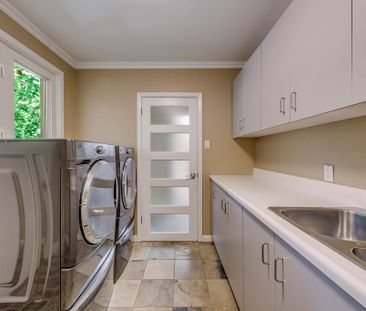 For Lease - 2419 Lionheart Crescent, Mississauga, Ontario - Photo 6