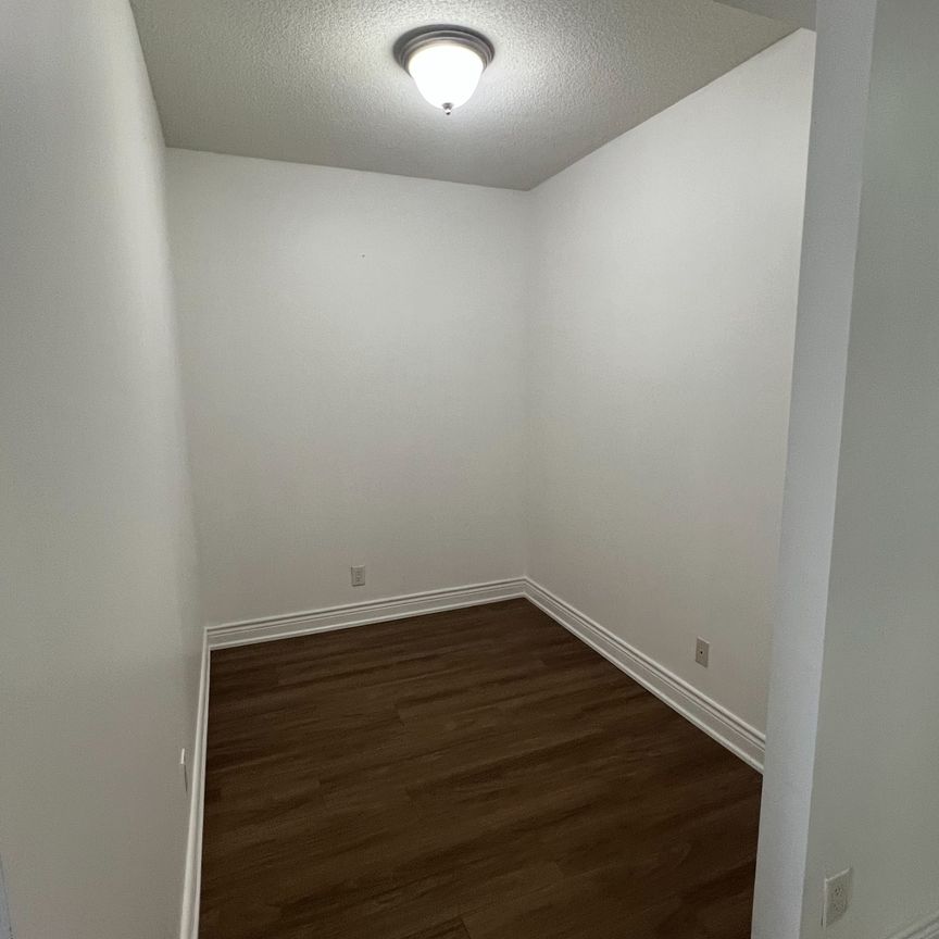 For Lease - 20 North Park Road Unit# 1509, Vaughan, Ontario - Photo 1