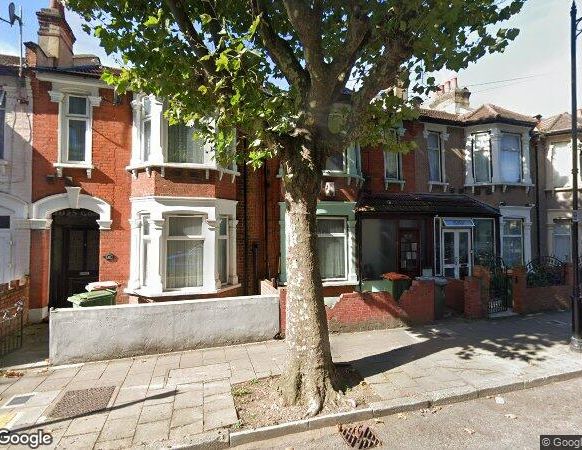 4 Bed Terraced House, London, E6 - Photo 1