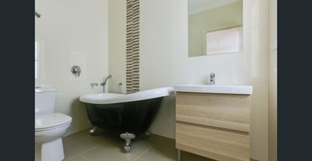 CONTEMPORARY TWO BEDROOM APARTMENT - Photo 5