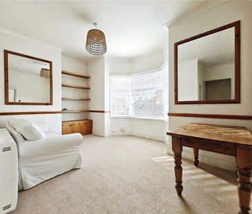 Baillie Road, Guildford, Surrey, GU1 3LN - Photo 1