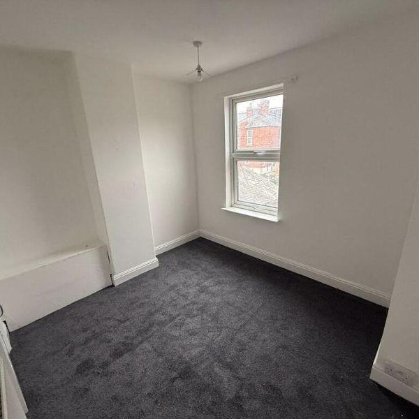 4 bedroom terraced house to rent - Photo 1